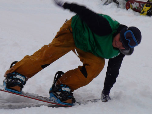 Foto Try to Fly - partia Roata - Cavnic - concurs snowboard (c) eMaramures.ro